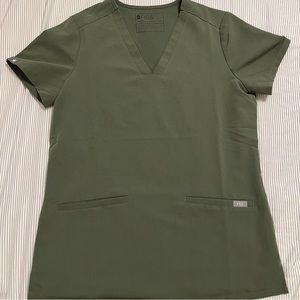Figs Casma Three-Pocket Scrub Top